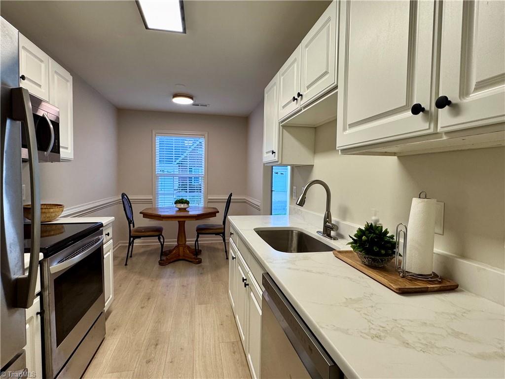6830 Wellsley Court Clemmons, NC 27012 - Photo 6 of 40