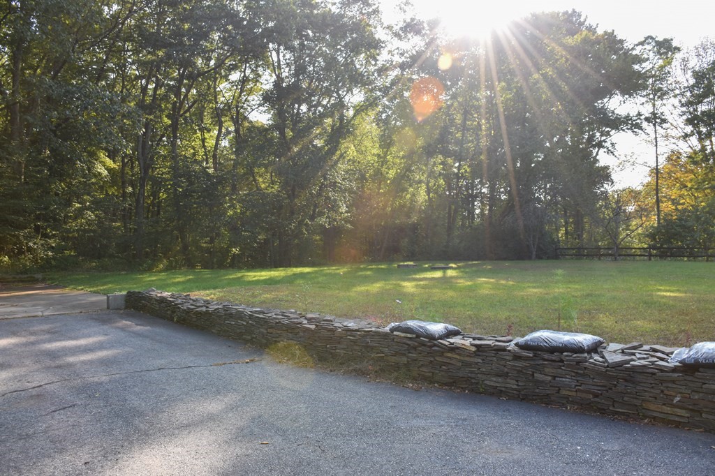 81-83 Red Bridge Road Thompson, CT 06255 - Photo 5 of 29