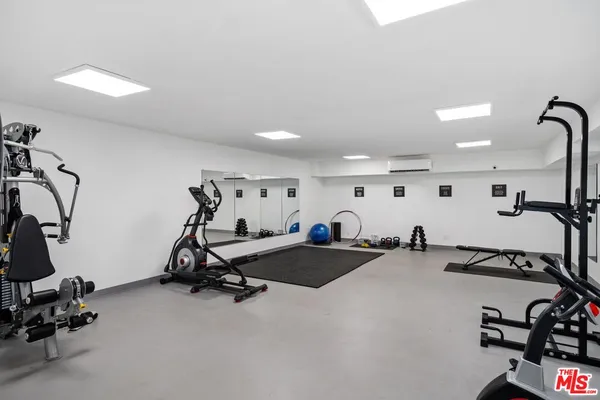 $3,500 | 960 Larrabee Street, Unit 105, West Hollywood, CA 90069