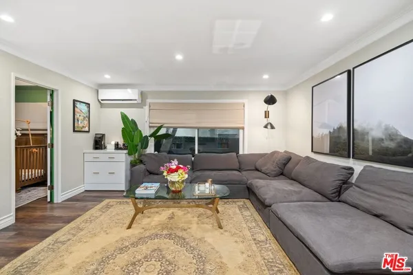 $3,500 | 960 Larrabee Street, Unit 105, West Hollywood, CA 90069