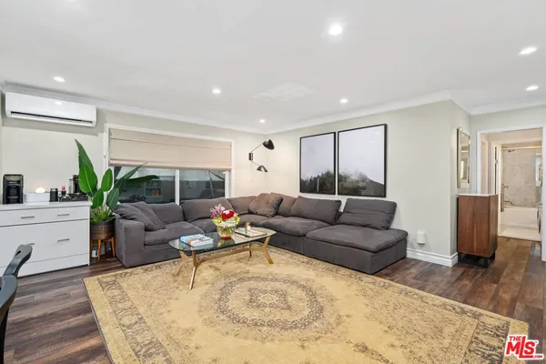 $3,500 | 960 Larrabee Street, Unit 105, West Hollywood, CA 90069