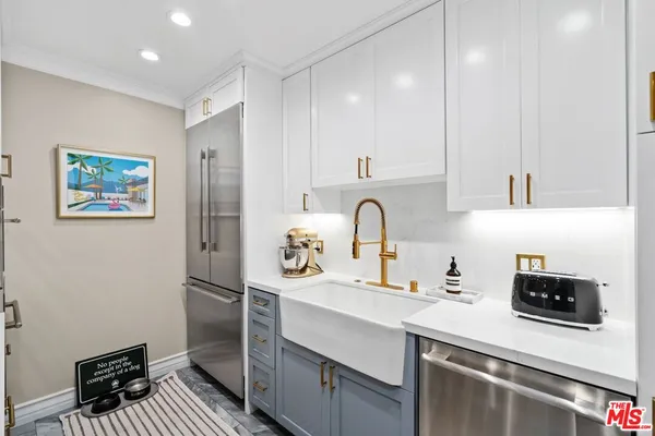 $3,500 | 960 Larrabee Street, Unit 105, West Hollywood, CA 90069