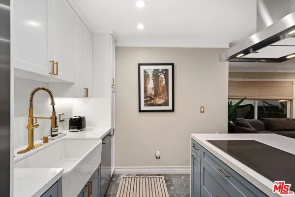 $3,500 | 960 Larrabee Street, Unit 105, West Hollywood, CA 90069