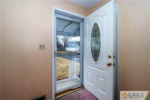 4 North Pennington Road New Brunswick, NJ 08901 - Photo 3 of 14 a en suite bathroom with a toilet and a shower