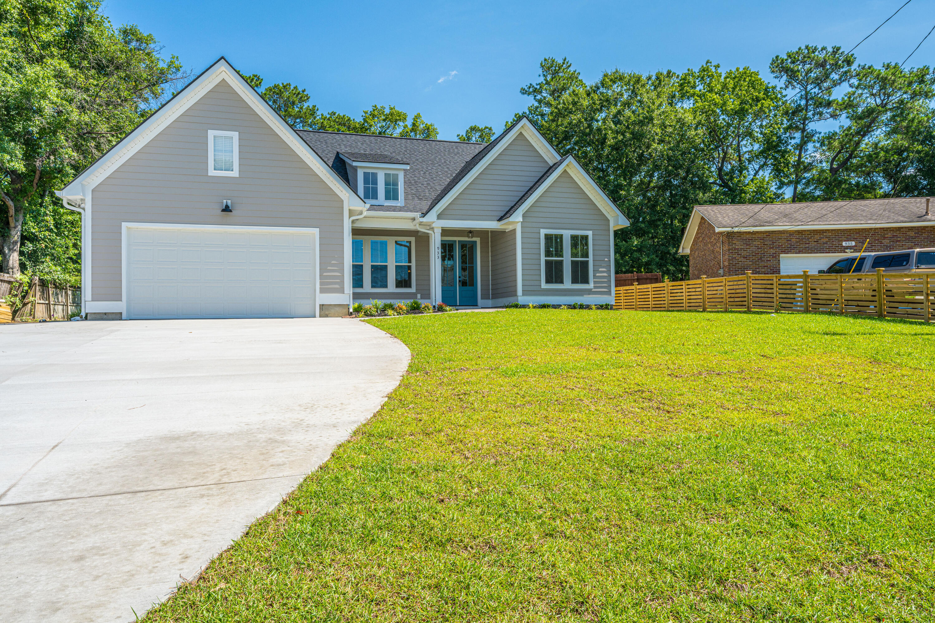 933 Valley Street Hanahan, SC 29410 - Photo 2 of 34 933ValleySt002