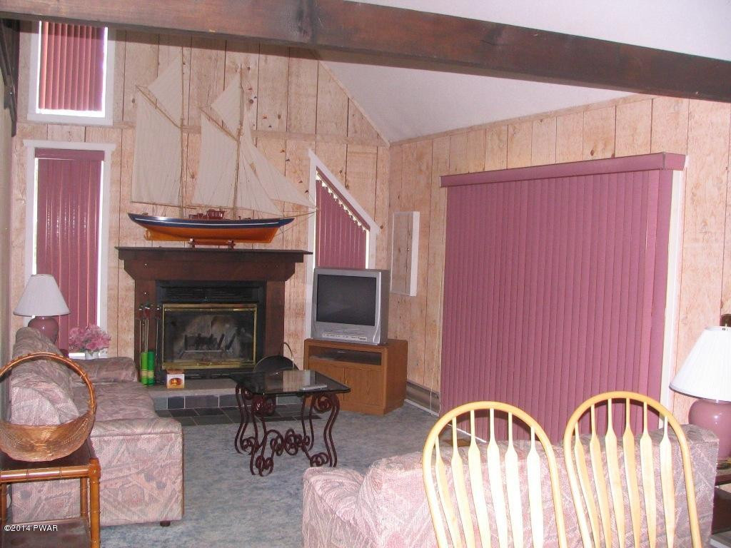 56 Aspen Ridge Hawley, PA 18428 - Photo 4 of 16