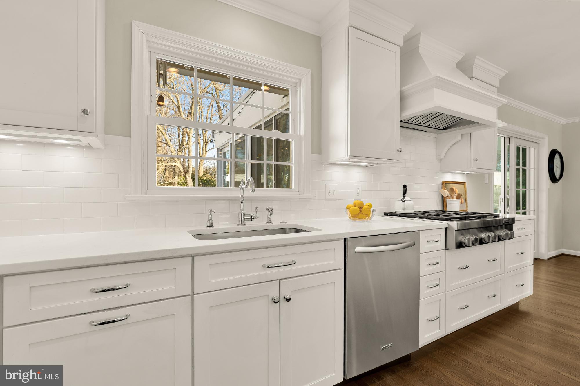 9615 Byeforde Road Kensington, MD 20895 - Photo 11 of 54