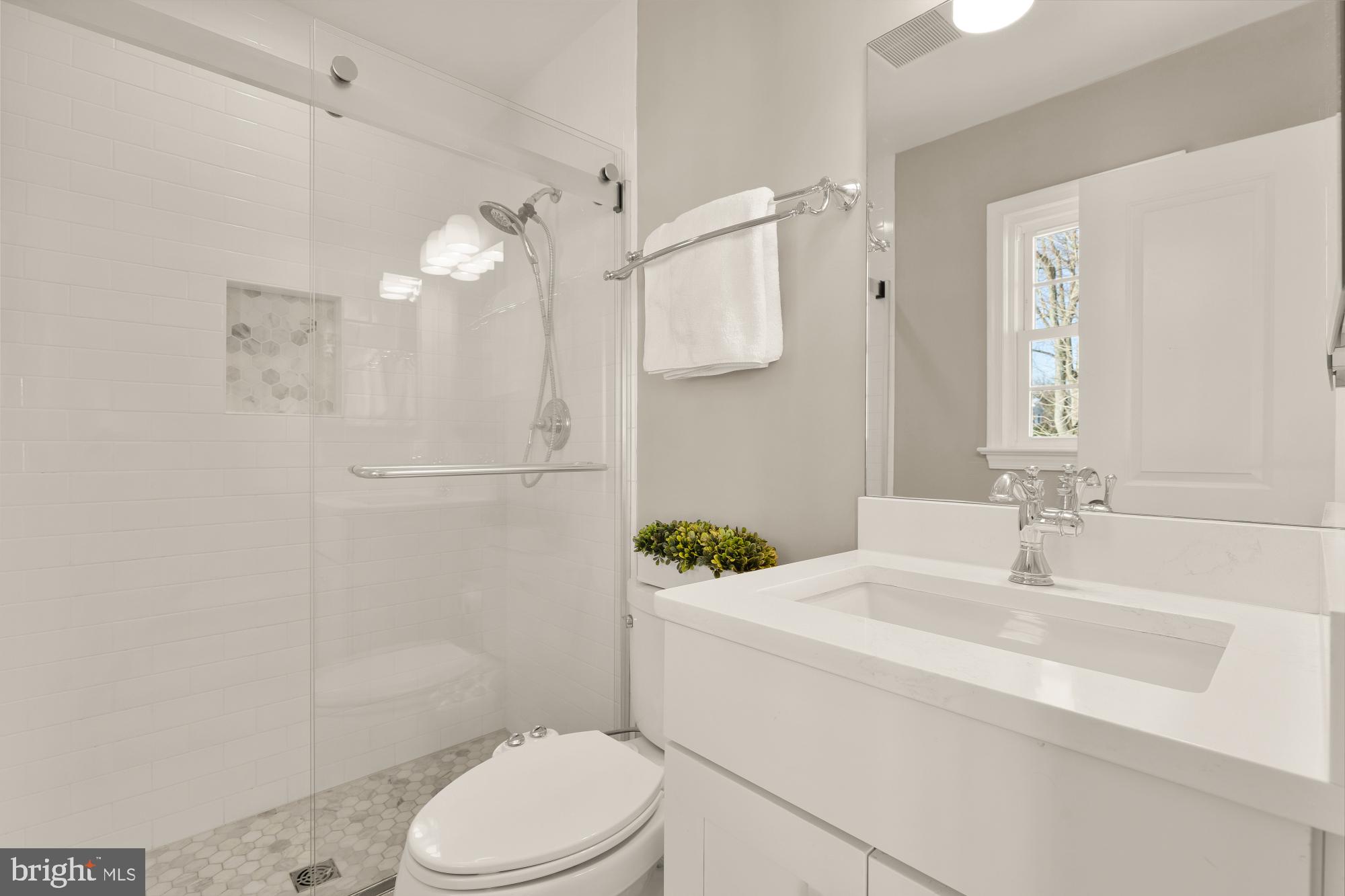 9615 Byeforde Road Kensington, MD 20895 - Photo 25 of 54 Primary Bath