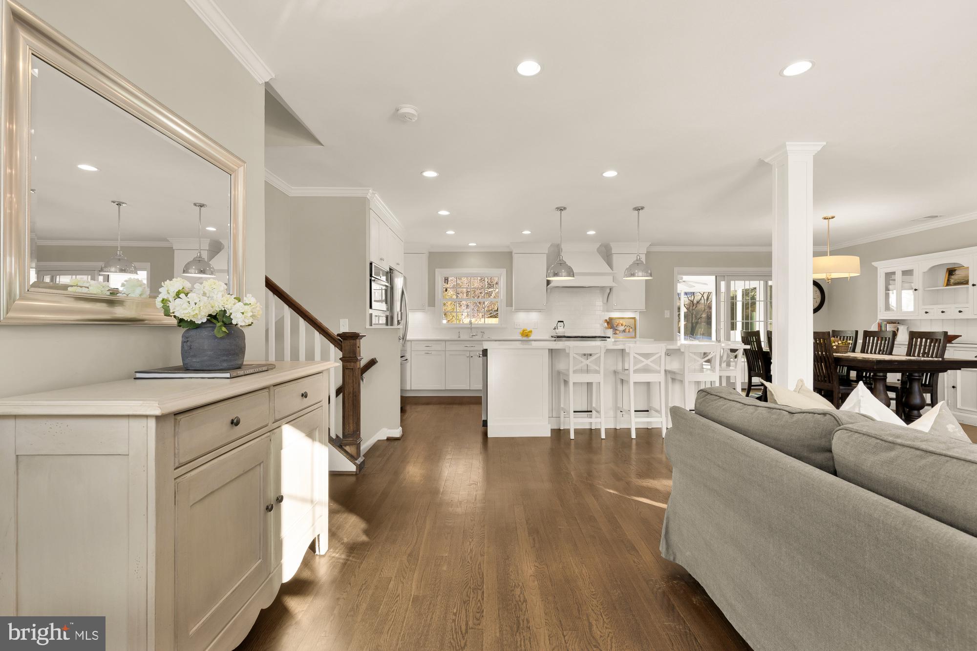 9615 Byeforde Road Kensington, MD 20895 - Photo 3 of 54 Foyer