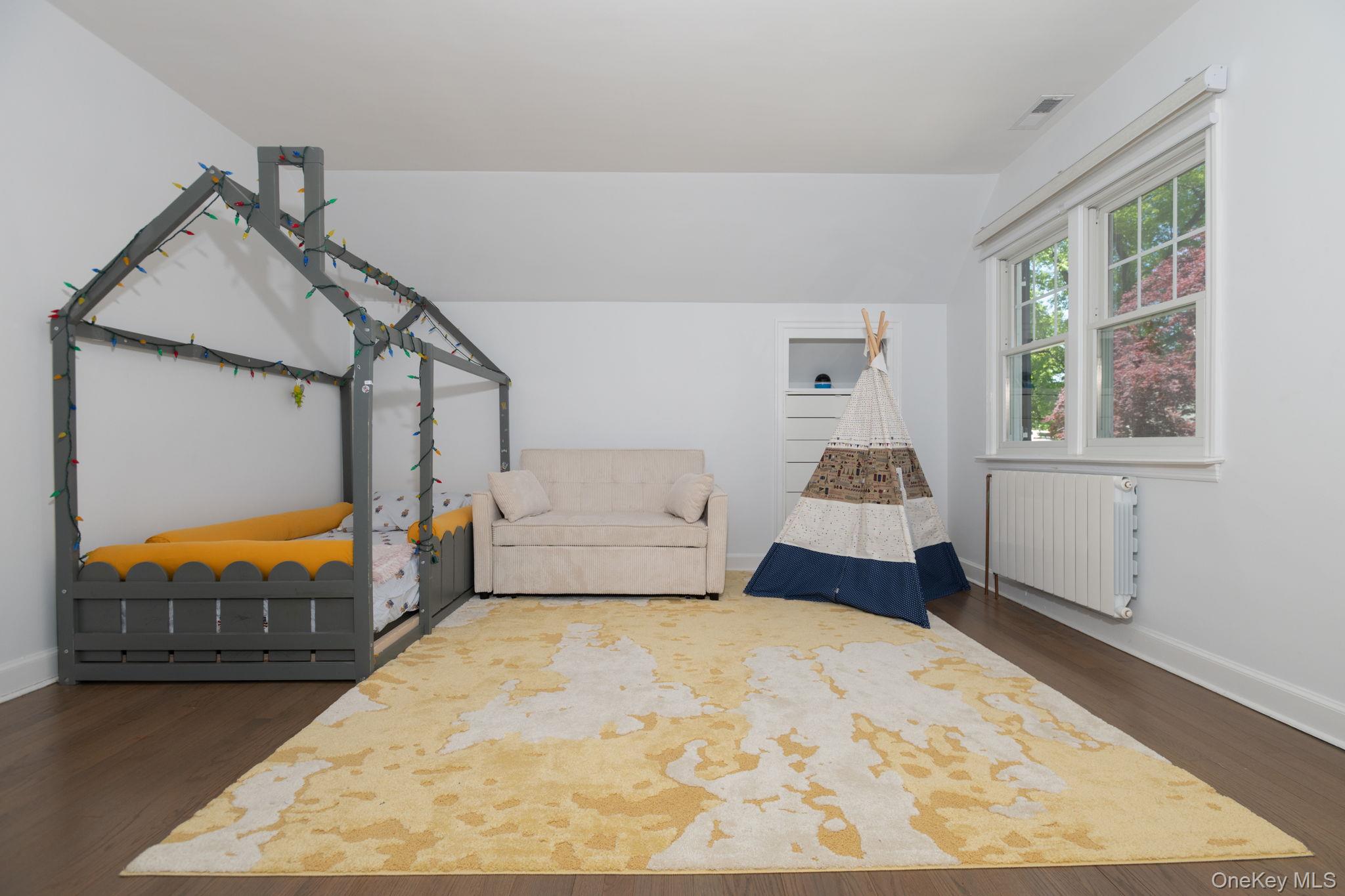 27 Valentine Road Briarcliff Manor, NY 10510 - Photo 21 of 31 Second bedroom