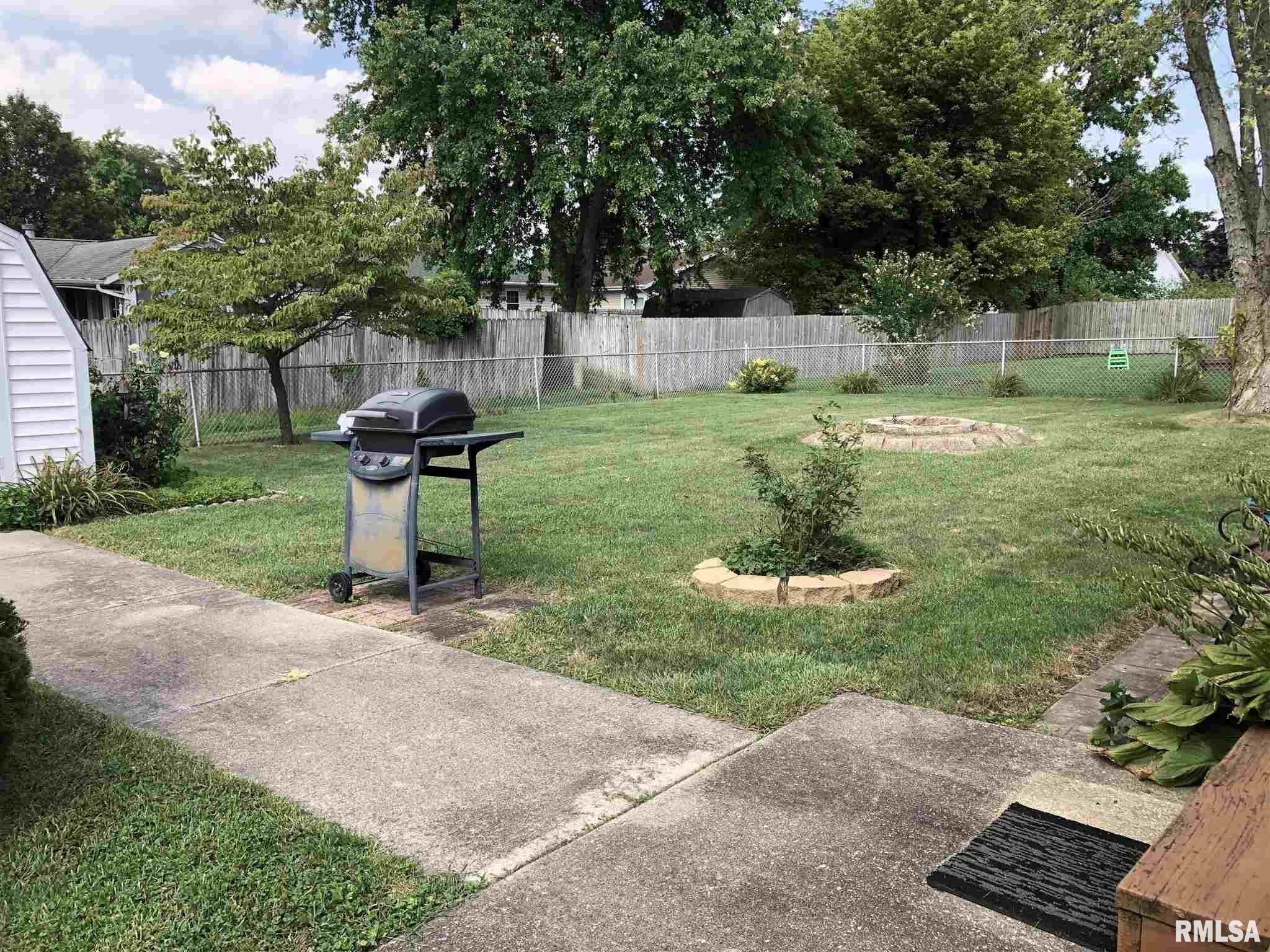 2909 Sutherland Road Springfield, IL 62702 - Photo 12 of 12 Gallery Image 12