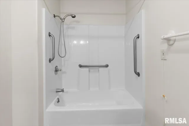 $217,900 | 1504 Apache Drive, Marion, IL 62959