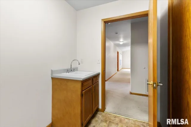 $217,900 | 1504 Apache Drive, Marion, IL 62959