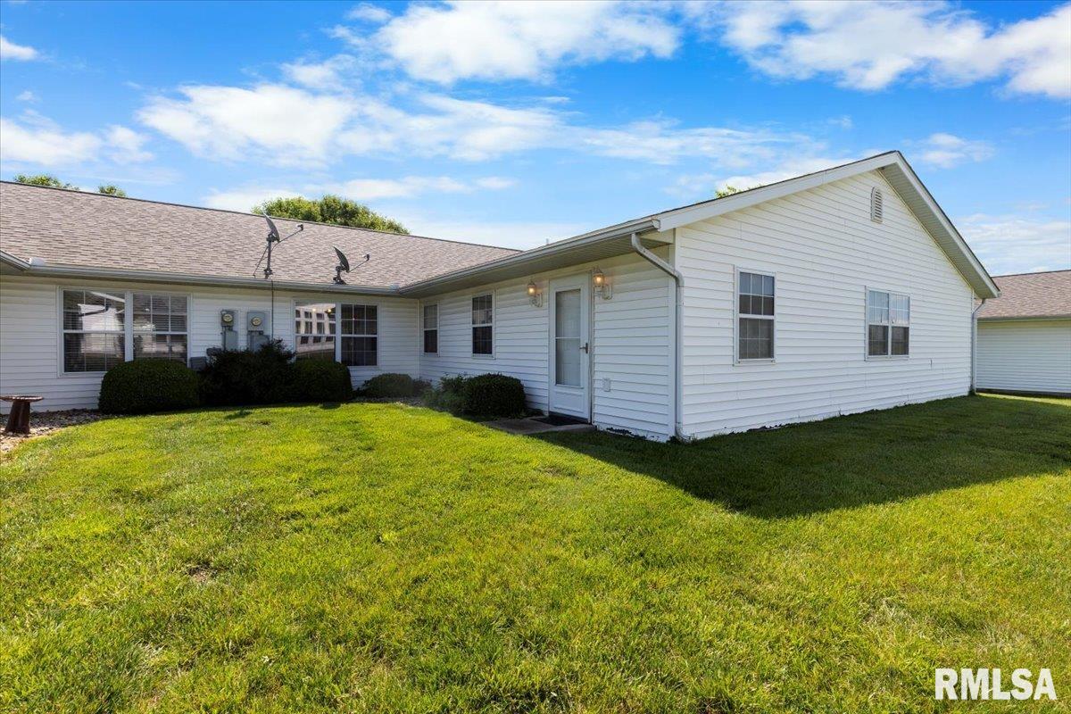 1504 Apache Drive Marion, IL 62959 - Photo 2 of 24