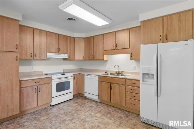 $217,900 | 1504 Apache Drive, Marion, IL 62959