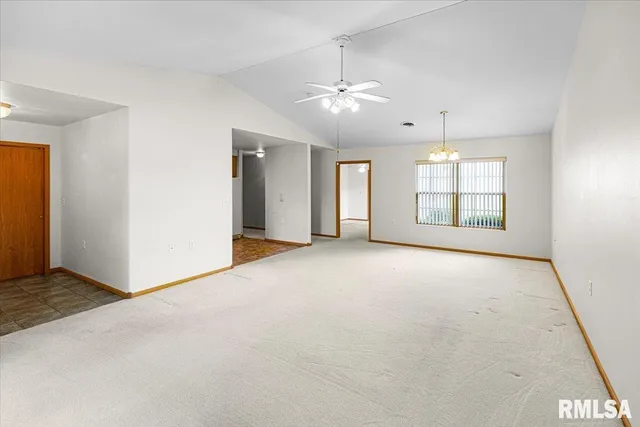 $217,900 | 1504 Apache Drive, Marion, IL 62959