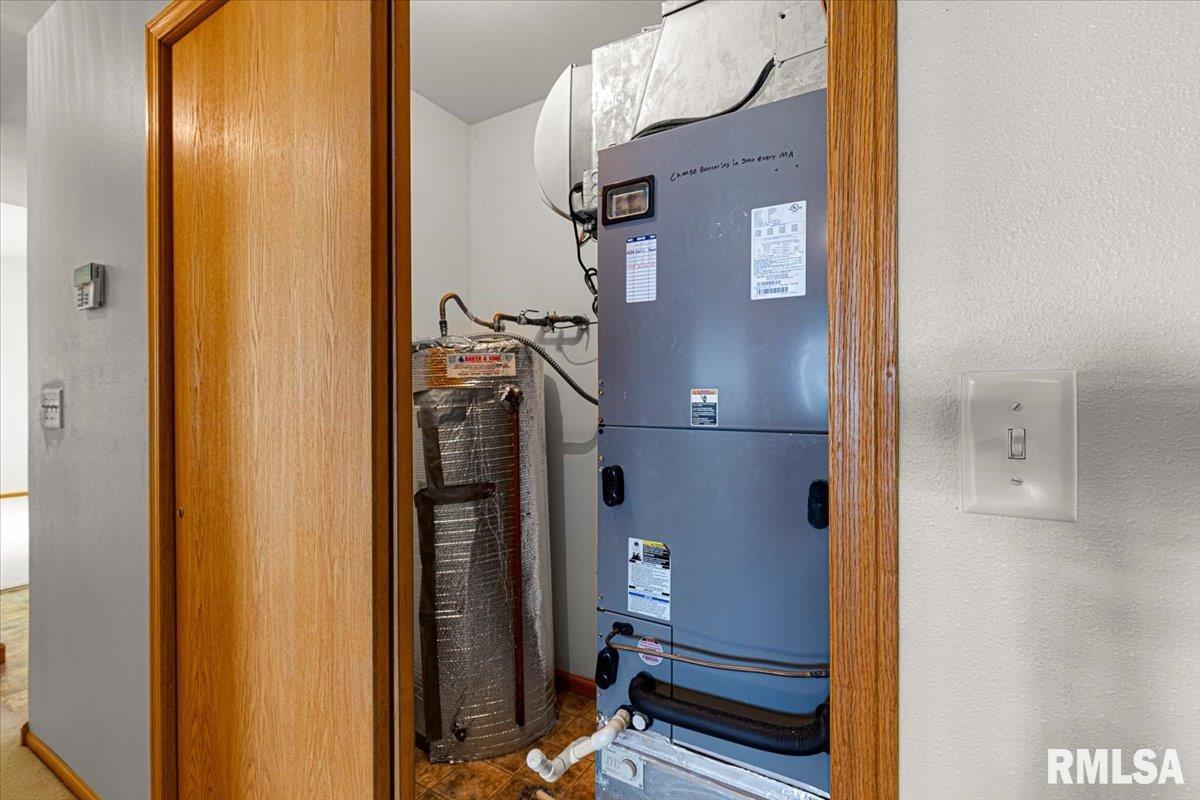 1504 Apache Drive Marion, IL 62959 - Photo 8 of 24