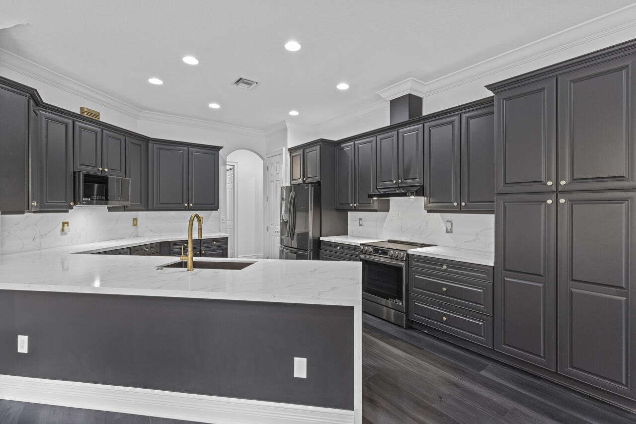 8300 Southwest Cattleya Drive Stuart, FL 34997 - Photo 36 of 77 8300 SW Cattleya Dr_036