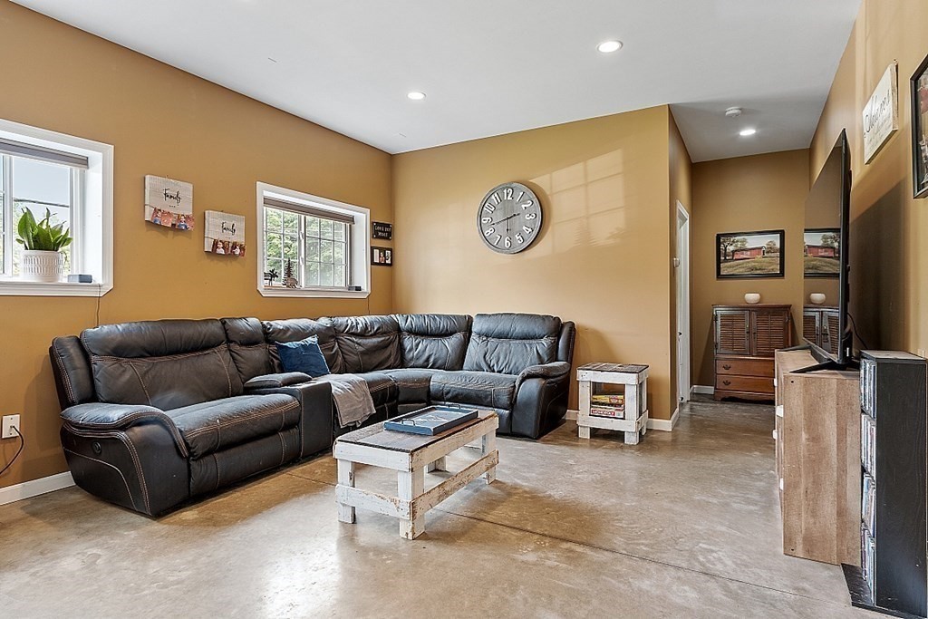 452 North Orange Road Athol, MA 01331 - Photo 4 of 30 Gallery Image 4