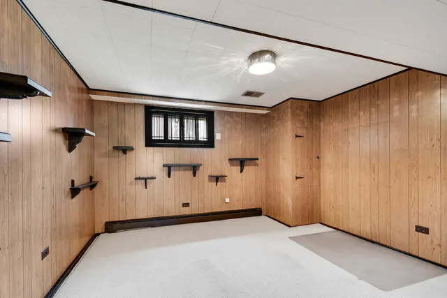 a view of a livingroom with an empty space