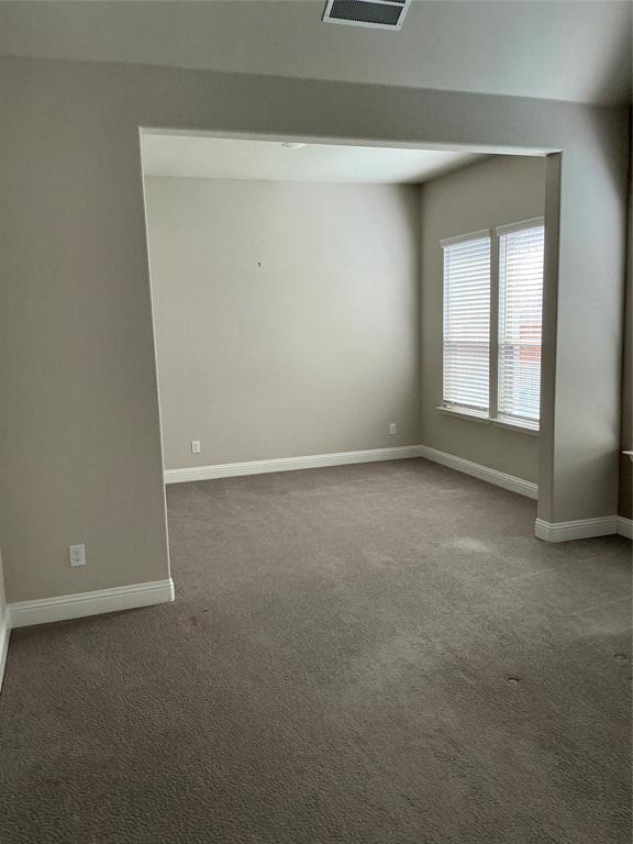 2195 English Ivy Road Frisco, TX 75033 - Photo 12 of 23 View of sitting area in the Primary suite