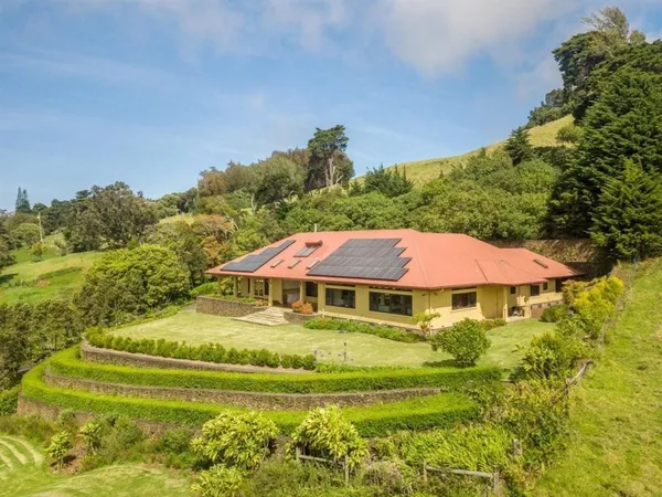 $5,850,000 | 65-1104 Hokuula Road, Kamuela, HI 96743