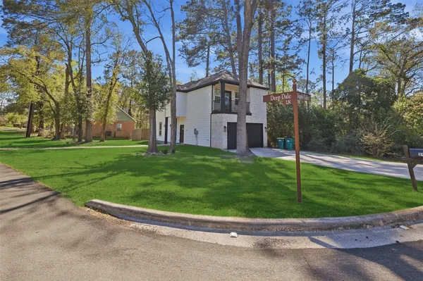 $290,000 | 294 Apple Valley Drive, Conroe, TX 77304