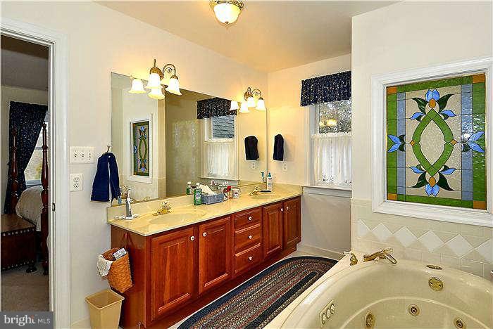 3002 Fox Mill Road Oakton, VA 22124 - Photo 15 of 30 Bath (Master)