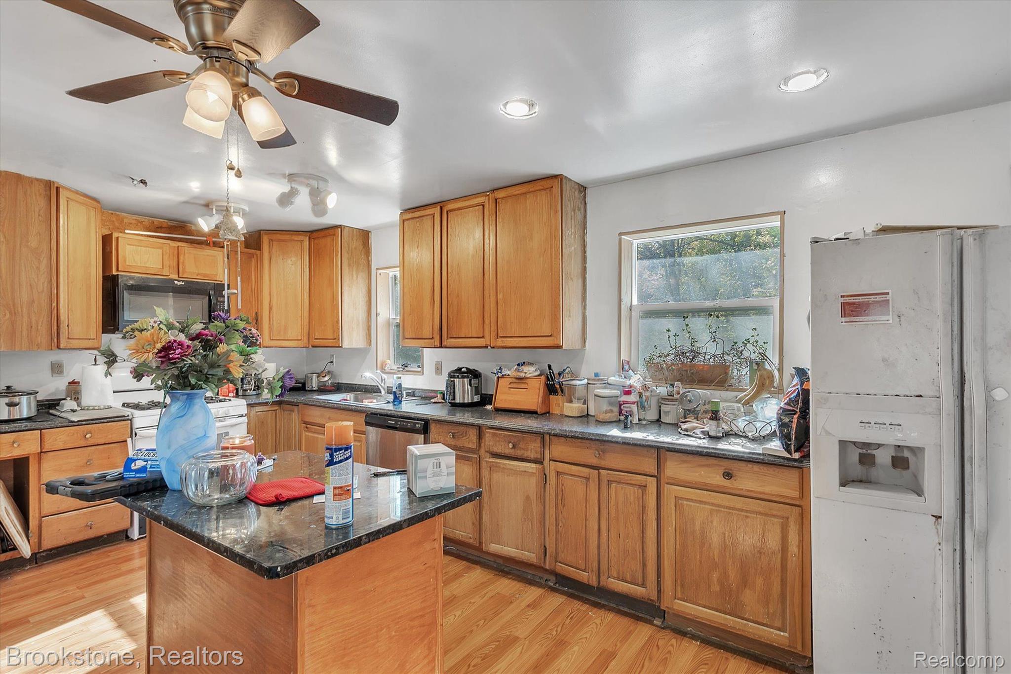 26410 Haggerty Road New Boston, MI 48164 - Photo 17 of 42 Gallery Image 17