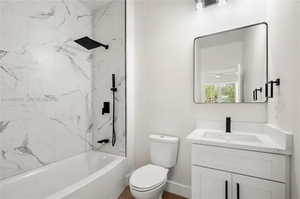 $389,900 | 7322 Granada Boulevard, Sebring, FL 33872