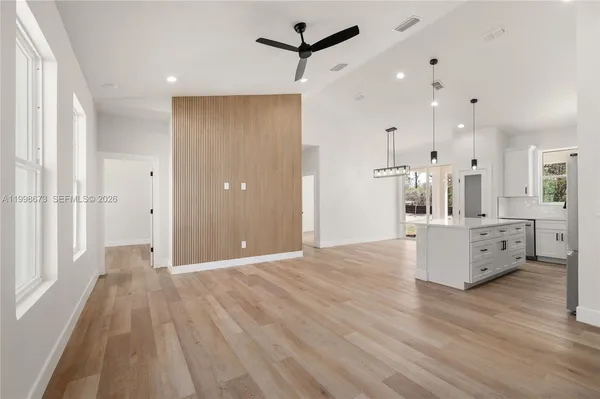 $389,900 | 7322 Granada Boulevard, Sebring, FL 33872