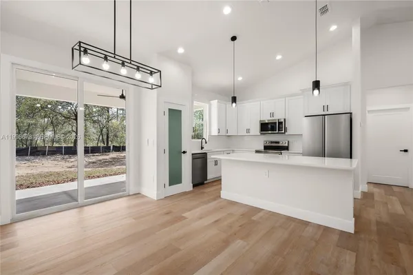 $389,900 | 7322 Granada Boulevard, Sebring, FL 33872