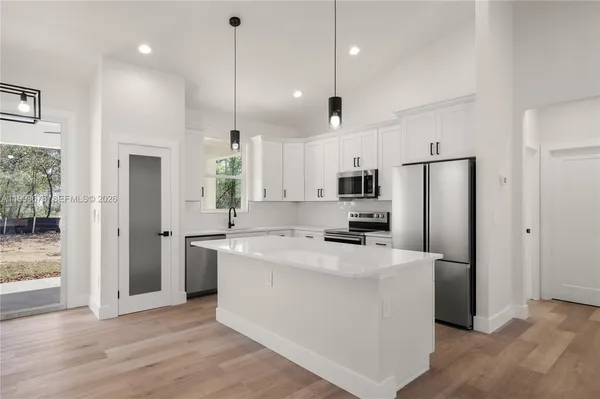 $389,900 | 7322 Granada Boulevard, Sebring, FL 33872