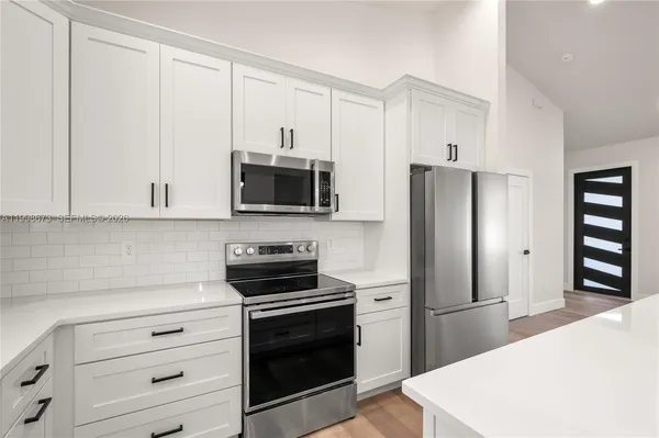 $389,900 | 7322 Granada Boulevard, Sebring, FL 33872