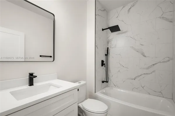 $389,900 | 7322 Granada Boulevard, Sebring, FL 33872