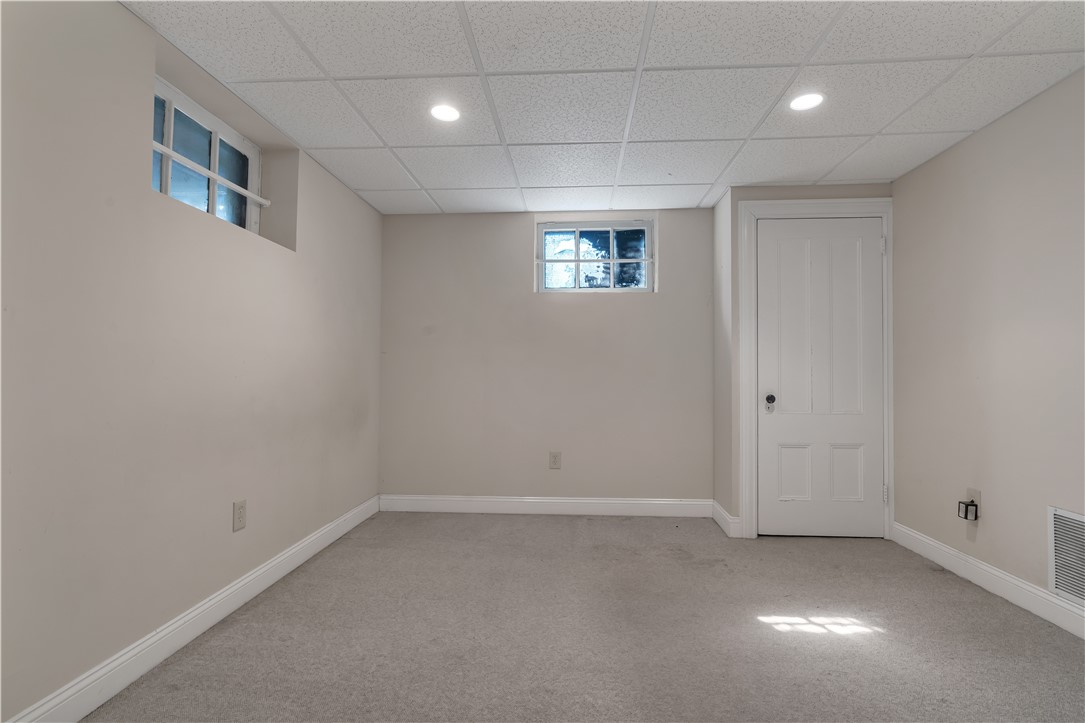 98 Butler Avenue Providence, RI 02906 - Photo 25 of 34