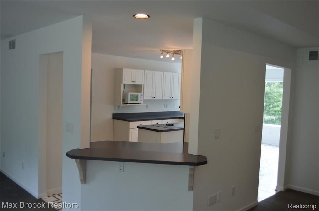 10240 Washburn Road Goodrich, MI 48438 - Photo 17 of 39 This is a great home for entertaining!