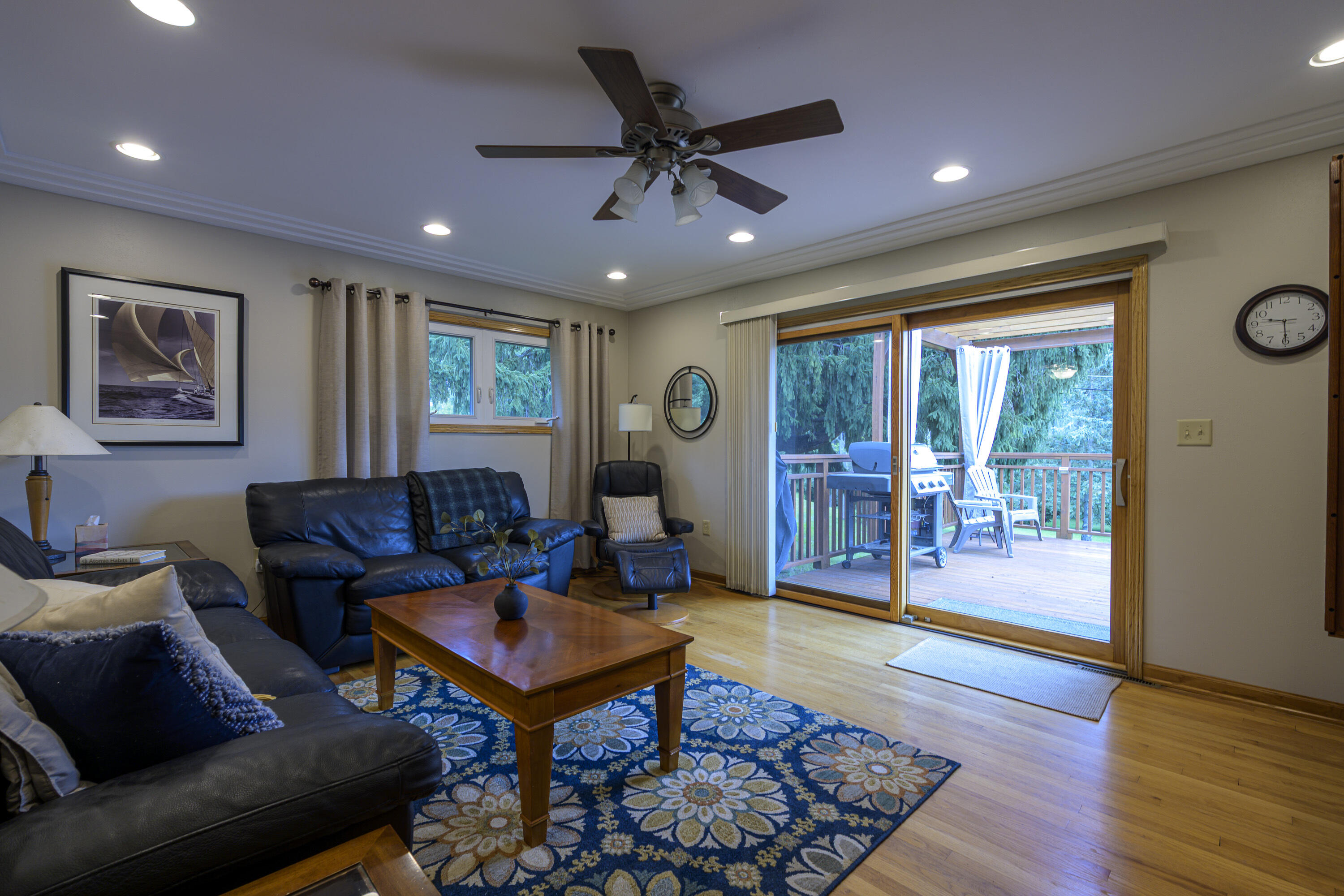 W262S3250 Ridge Road Waukesha, WI 53189 - Photo 6 of 20 Living room with sliding glass door leading out the extra large deck