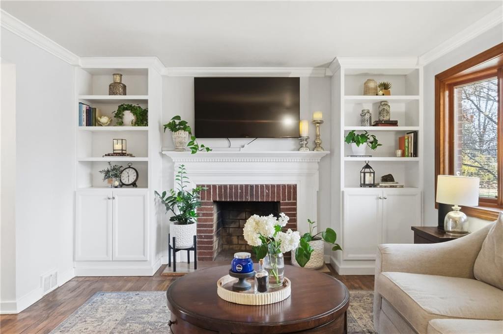 317 Old Farm Road Pittsburgh, PA 15228 - Photo 11 of 49 Gallery Image 11
