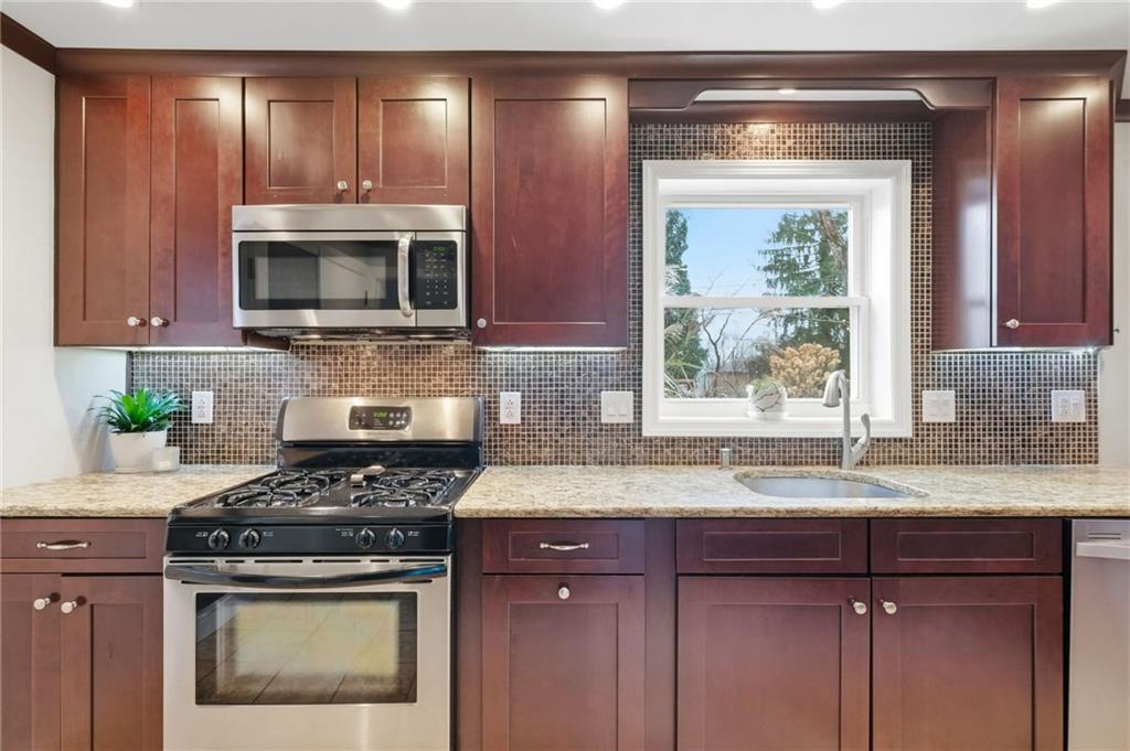 317 Old Farm Road Pittsburgh, PA 15228 - Photo 20 of 49 Gallery Image 20