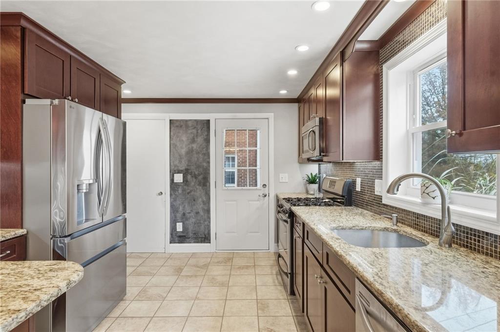317 Old Farm Road Pittsburgh, PA 15228 - Photo 22 of 49 Gallery Image 22