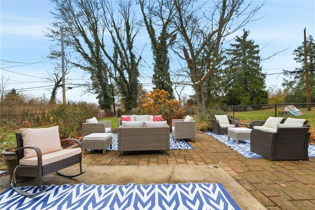 317 Old Farm Road Pittsburgh, PA 15228 - Photo 42 of 49 Gallery Image 42