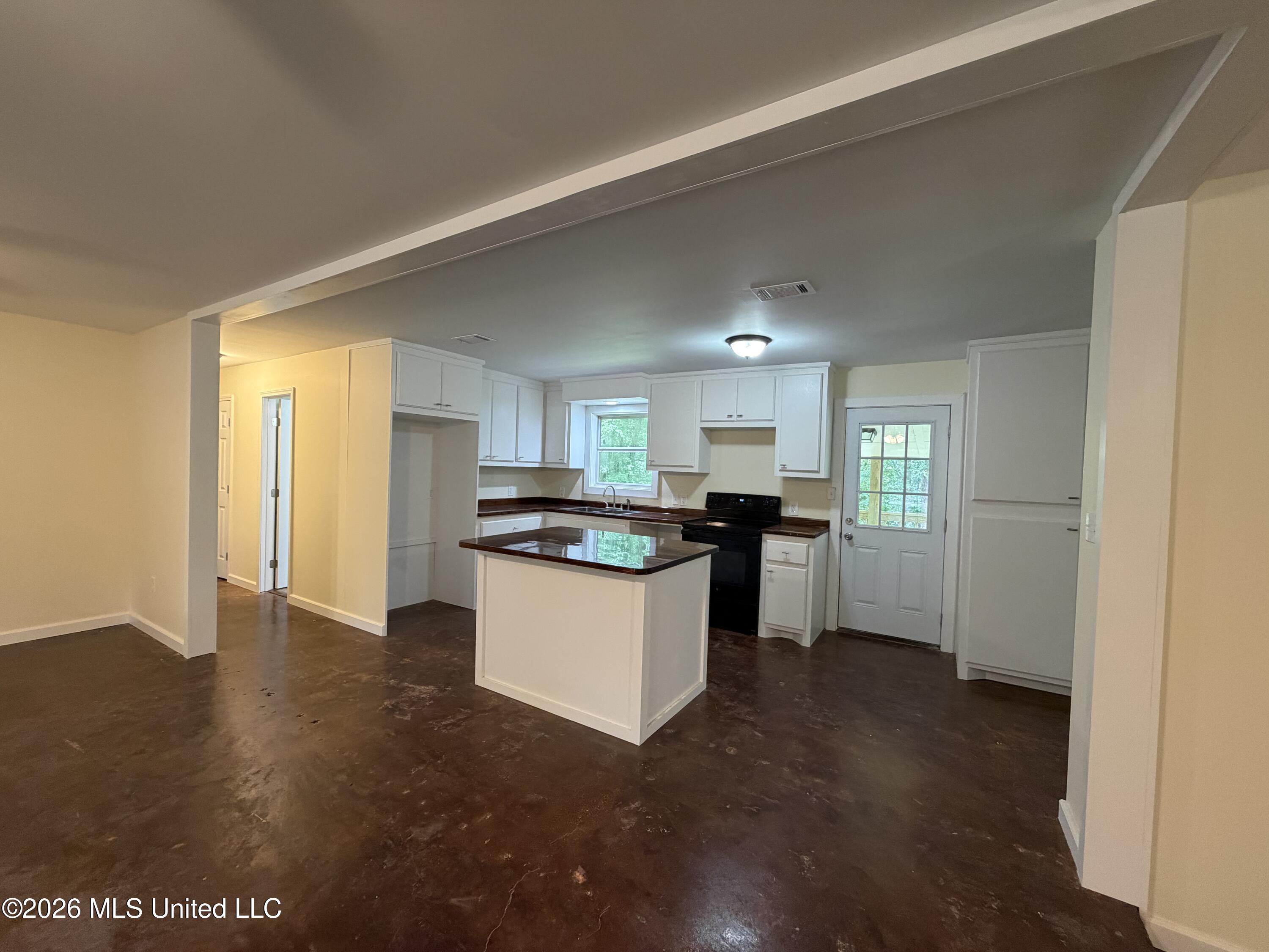 2159 Sunny Lane Road Benton, MS 39039 - Photo 7 of 21 IMG_0243