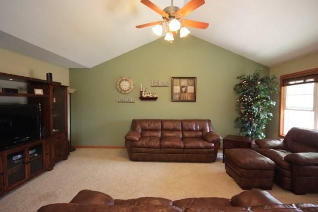 1831 Kingsbury Road Washington, IL 61571 - Photo 3 of 11 Gallery Image 3