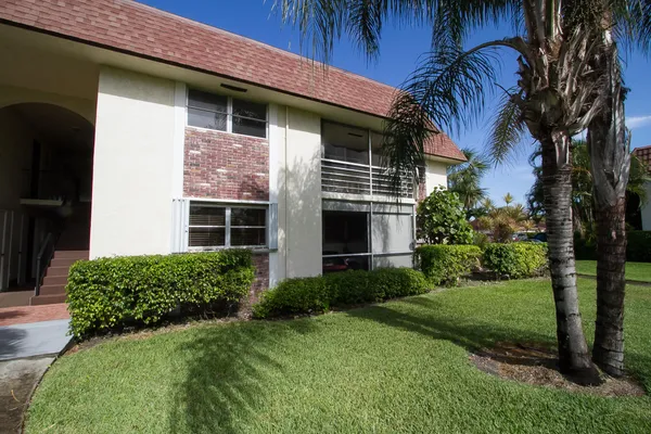 $2,500 | 22765 Southwest 66th Avenue, Unit 101, Boca Raton, FL 33428