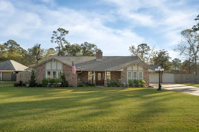 $459,500 | 1006 Castle Hill Trail, Kingwood, TX 77339