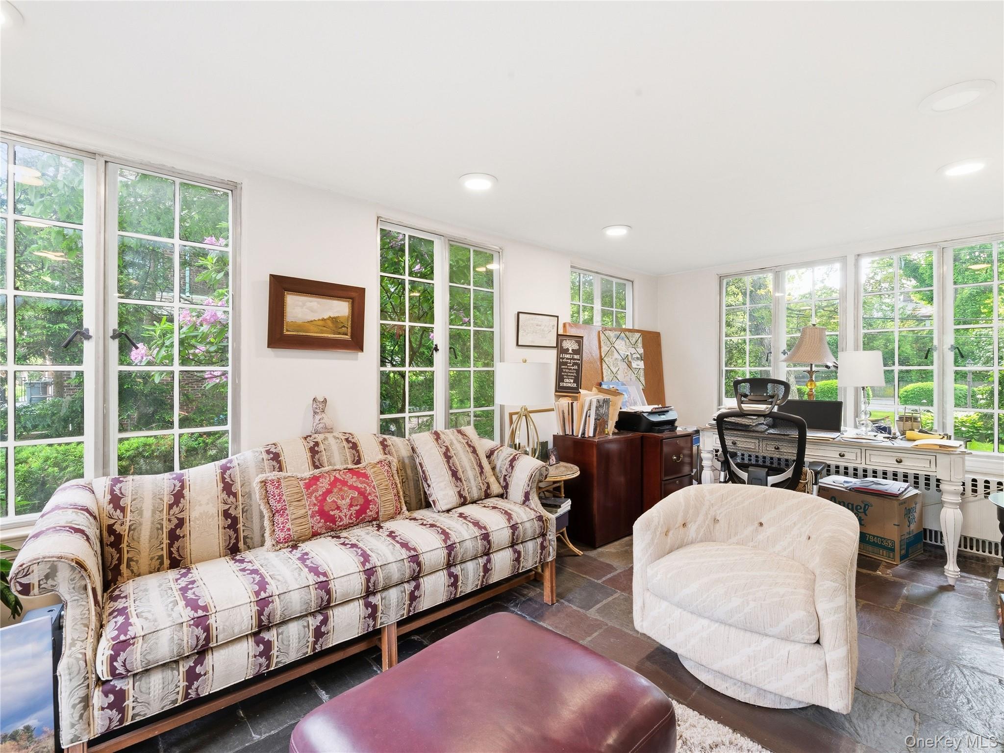 89 Bayview Avenue Great Neck, NY 11021 - Photo 8 of 38 Sunroom