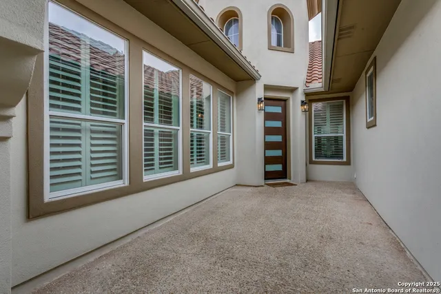 a view of an entrance door of the house