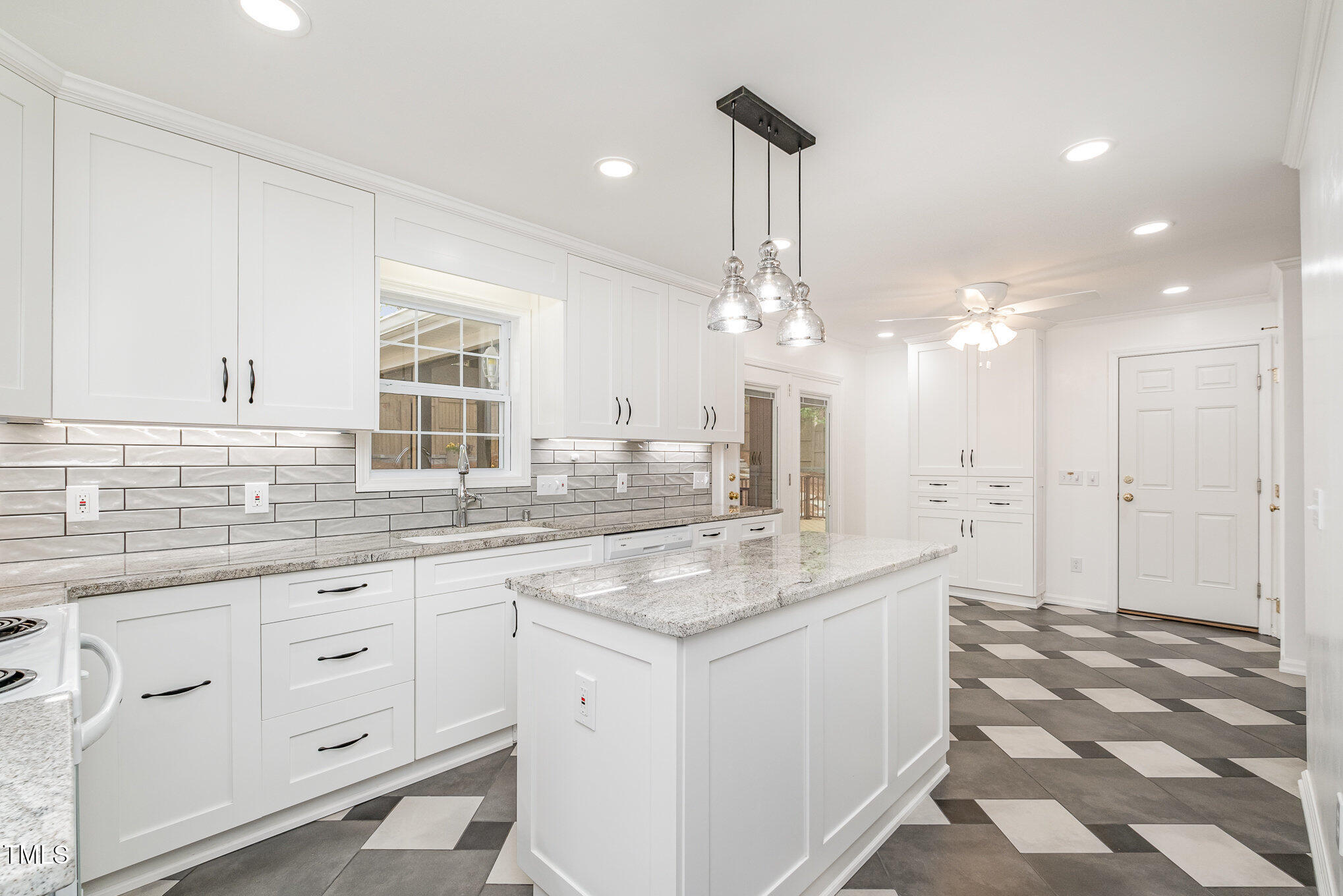 1208 Lexington Farm Road Apex, NC 27502 - Photo 8 of 28 Kitchen