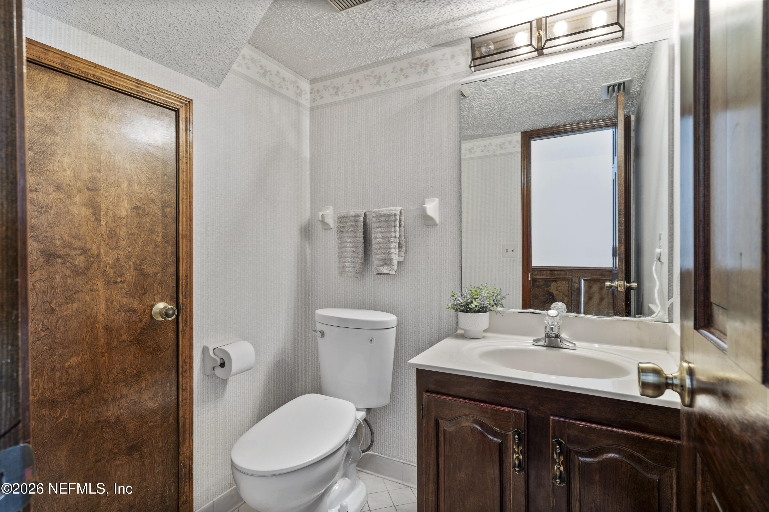 3154 Nautilus Road Middleburg, FL 32068 - Photo 23 of 61 Guest Half Bath'